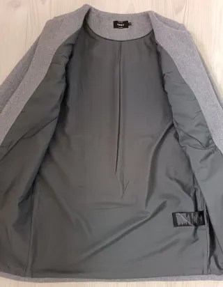 Abrigo gris ONLY cremallera