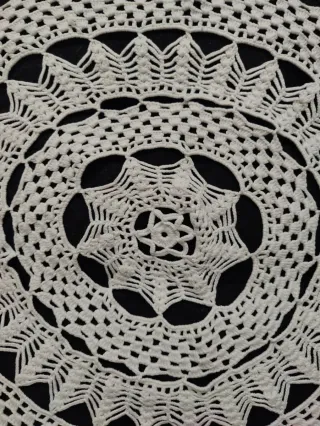 Mantel redondo crochet  y blanco