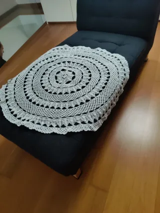 Mantel redondo crochet  y blanco