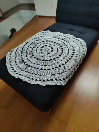 Mantel redondo crochet  y blanco