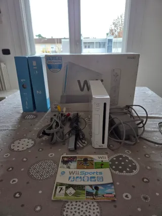 Nintendo Wii Bianca con Wii Sports e scatola