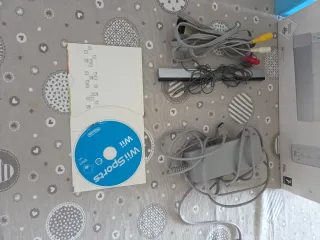 Nintendo Wii Bianca con Wii Sports e scatola