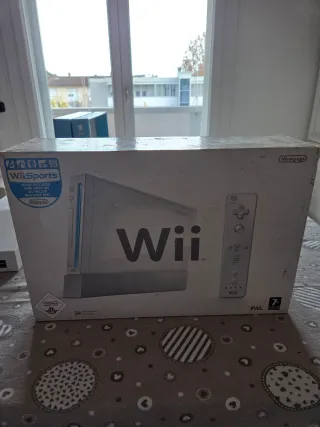 Nintendo Wii Bianca con Wii Sports e scatola