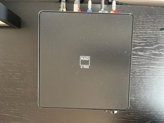 Amplificador NAD C700 Negro