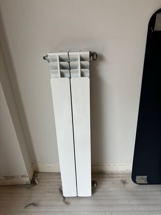 Radiador blanco de metal 76x16