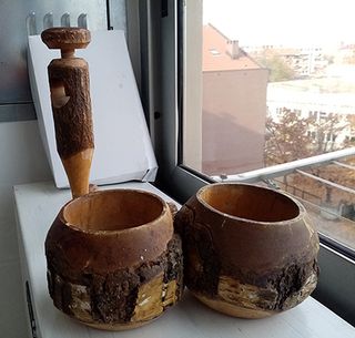 Ciotole in legno e schiaccianoci