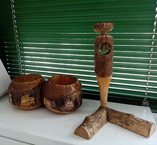 Ciotole in legno e schiaccianoci