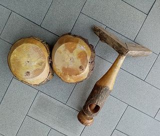 Ciotole in legno e schiaccianoci