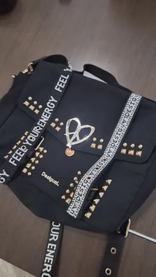 Bolso Desigual Negro con Tachuelas y Corazón