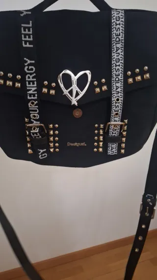 Bolso Desigual Negro con Tachuelas y Corazón