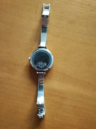 Reloj Lotus Dorado y Plateado