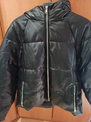 Abrigo acolchado negro mujer