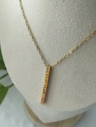 Dije rectangular personalizado dorado