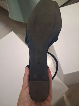 Sandalias cuña Stradivarius azul