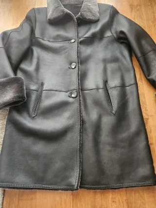 Abrigo de piel negro