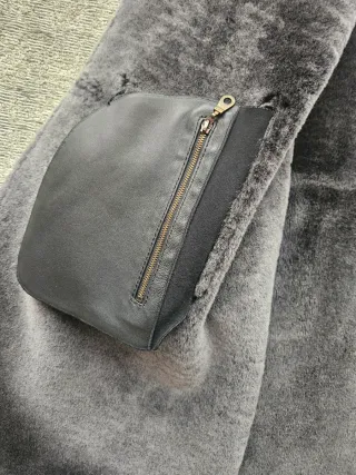 Abrigo de piel negro