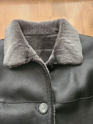 Abrigo de piel negro