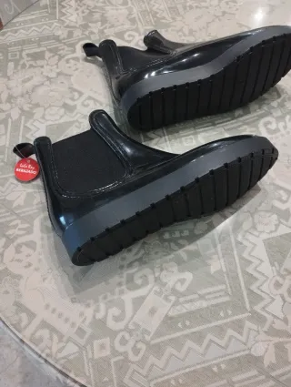 Botines nuevos de lluvia negros talla 38