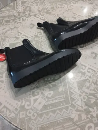 Botines nuevos de lluvia negros talla 38