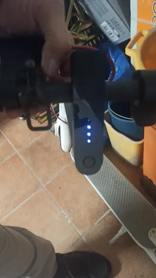 2 Monopattini Xiaomi Pro 2 (Nero e Bianco)