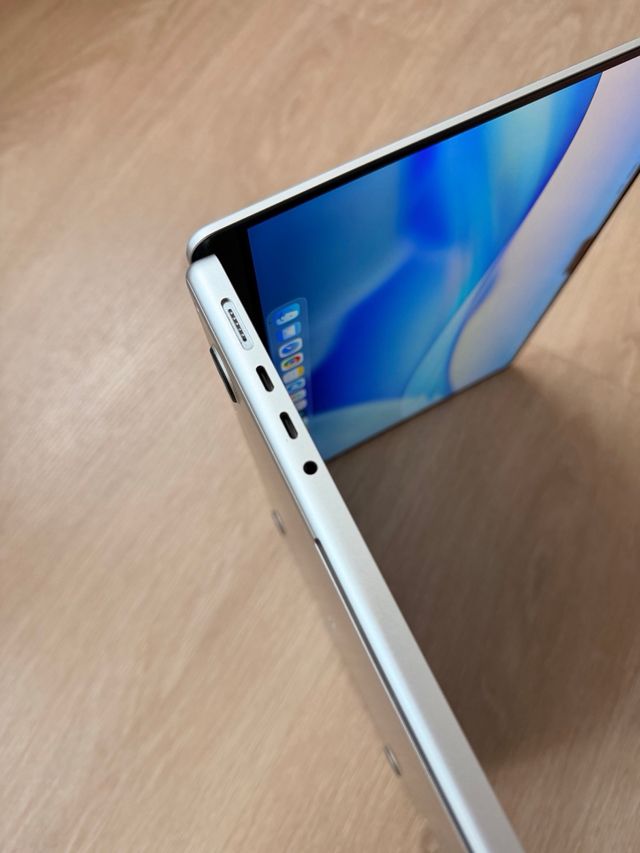 MacBook Pro M2 Pro 16GB 1TB Plata