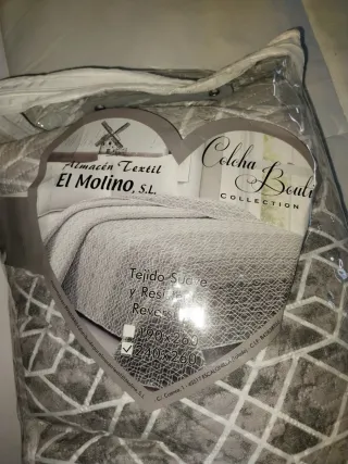 Colcha Cama Gris y Blanca