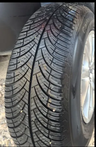 4 Llantas con Gomas 235/65 R17 108H Usado 2 meses
