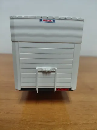 Altaya Pegaso Troner remolque.