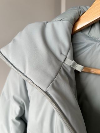 Abrigo Uniqlo Plumas sin costuras Talla S