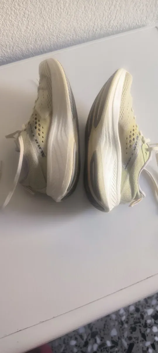 Zapatillas Saucony ride 17 Blancas y Amarillas