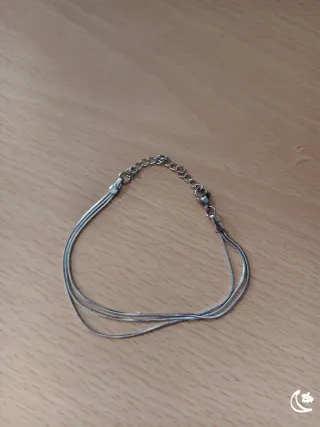 Pulsera plateada multicadena