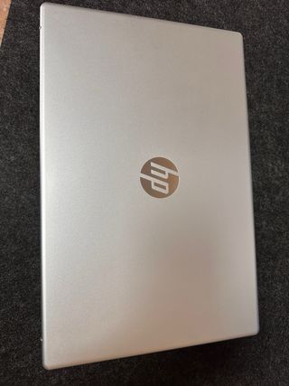 Portátil HP 15-fc0064ns Ryzen 5 7520U 16GB 512GB