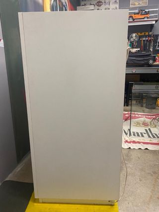 Mueble expositor cristal y madera con LED