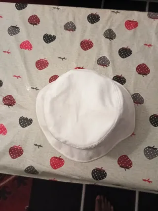 Gorro pescador Adidas blanco