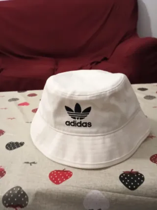 Gorro pescador Adidas blanco