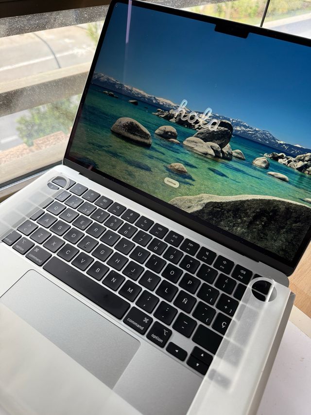 MacBook Air M4 256GB - COMO NUEVO