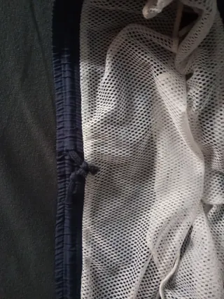 Bañador corto azul y amarillo