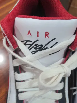 Zapatillas Nike Air Blancas y Rojas