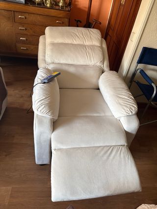 Dos sillones reclinables masaje. 2x1