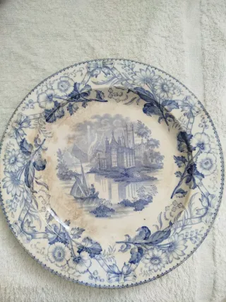 4 Platos antiguos decorados