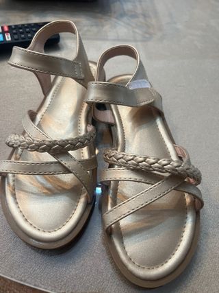 Sandalias niña doradas Número 33