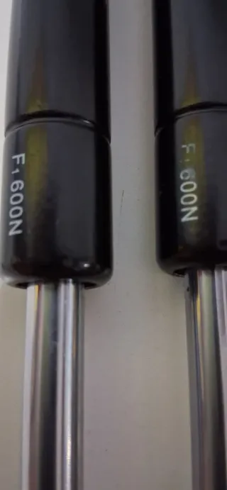 Pistones Canapé 600N