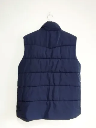 Chaleco Scalpers acolchado reversible.