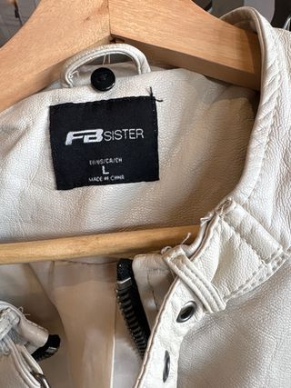 Cazadora polipiel beige