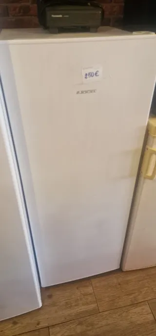 Congelador vertical blanco