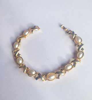 Pulsera vintage chapada en oro y cabujón de perla