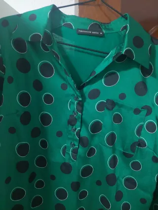 Camisa verde con lunares negros Talla M
