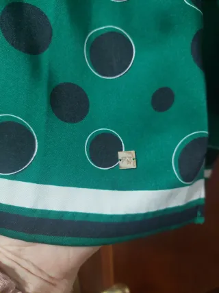 Camisa verde con lunares negros Talla M