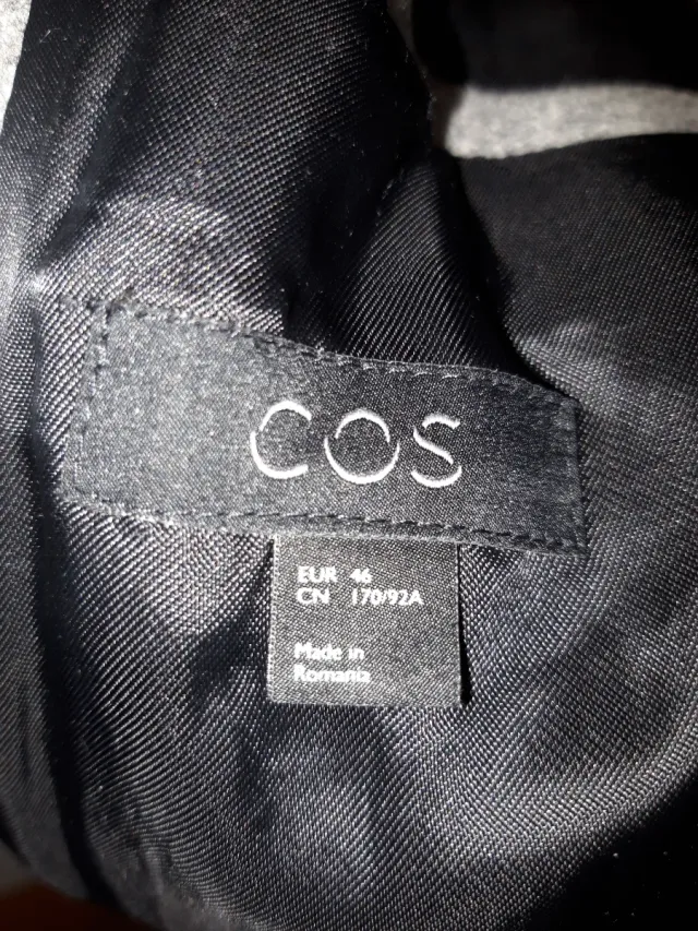 Abrigo hombre COS color gris  T.46