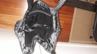 Bolso terciopelo negro con abalorios